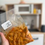 Pollo mechado en salsa de tomate natural (porción de 100 g) - Entrega Inmediata